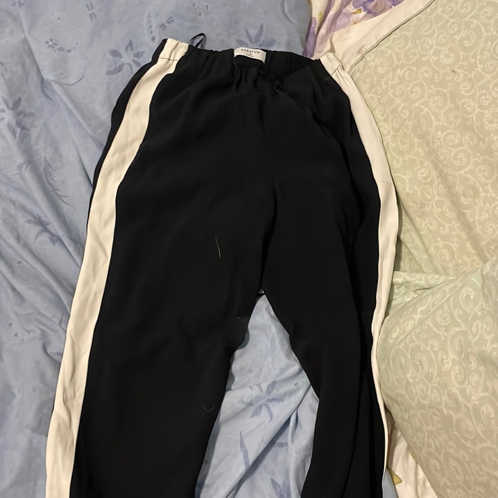 Black and white aritzia pants